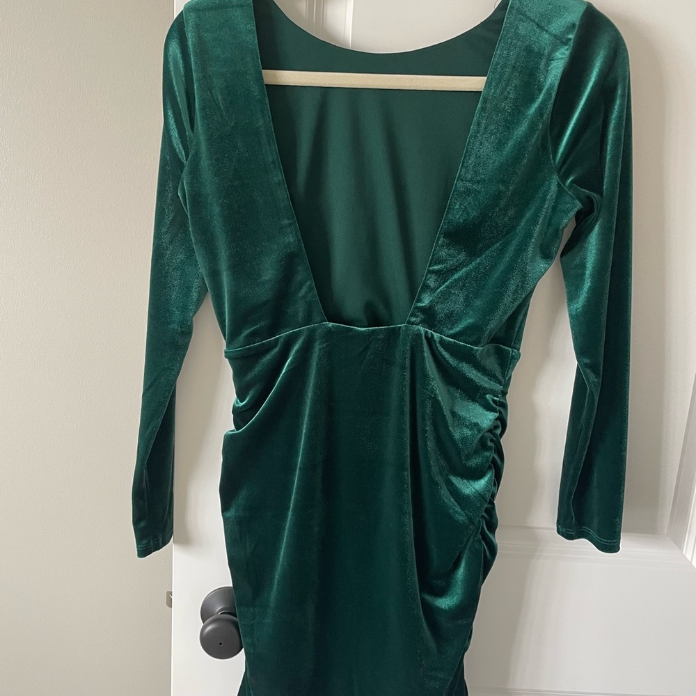 Velvet emerald green long sleeve dress